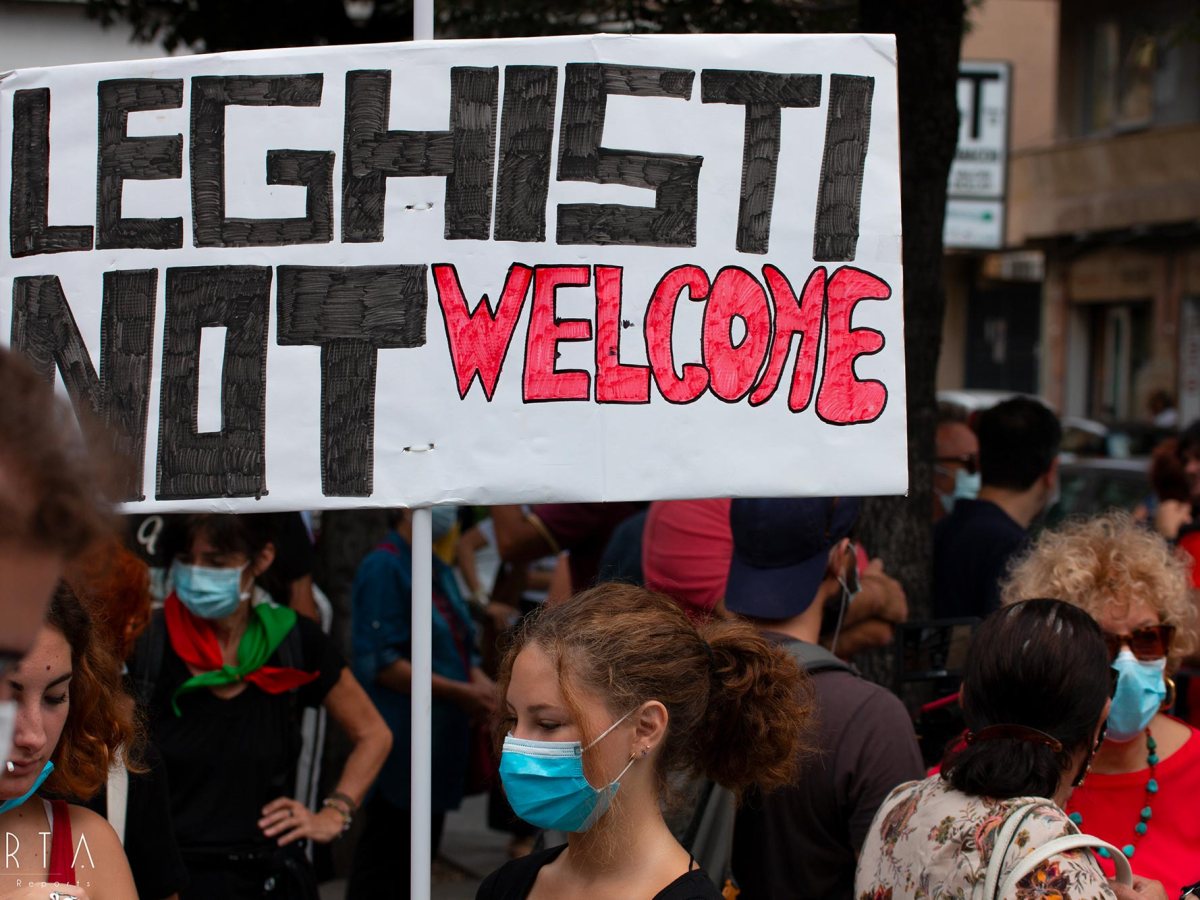 LA NARRAZIONE, LE NOTE, LA GIUSTIZIA, LA LOTTA: CRONACA DELLA CRITICA CRITICA DELLA TRE GIORNI LEGHISTA A&nbsp;CATANIA