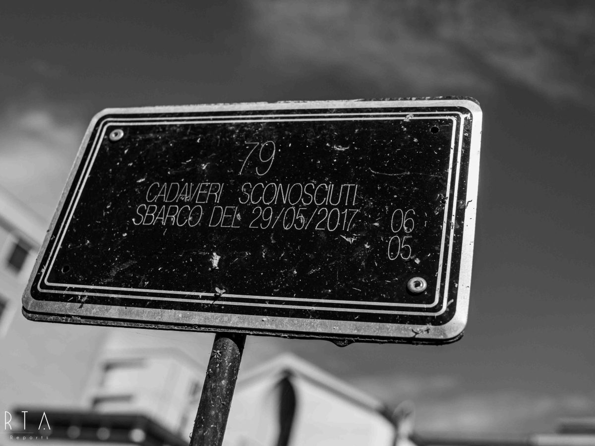 IDENTIFICAZIONI DI CORPI MIGRANTI: OGGI, A CATANIA, IL POSIZIONAMENTO DI LAPIDI PRESSO IL CIMITERO DI&nbsp;CATANIA